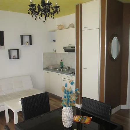Lisica Apartman *