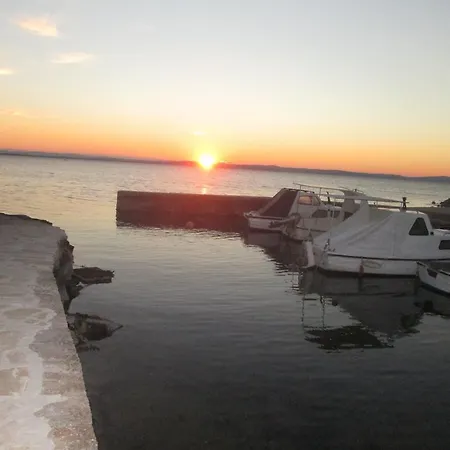 Lisica Apartman *