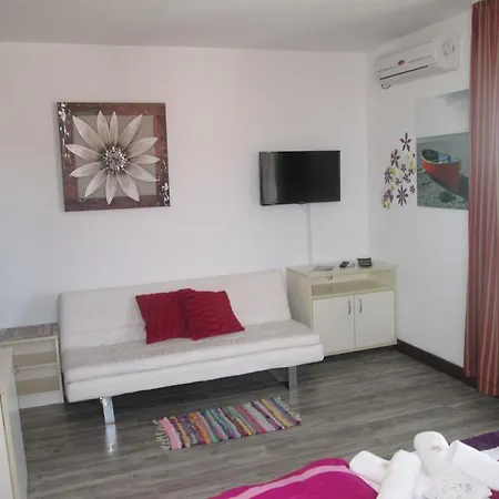 Lisica Apartment *