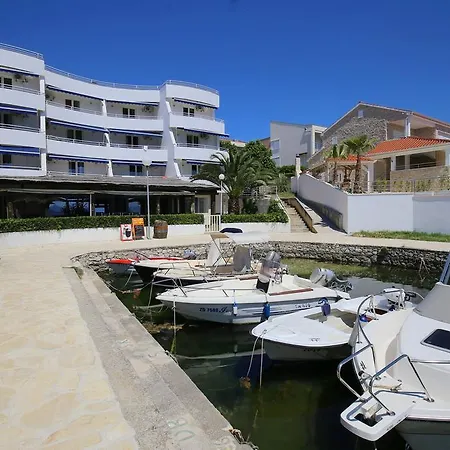 Apartment Lisica *