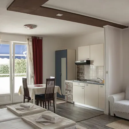Apartment Lisica *