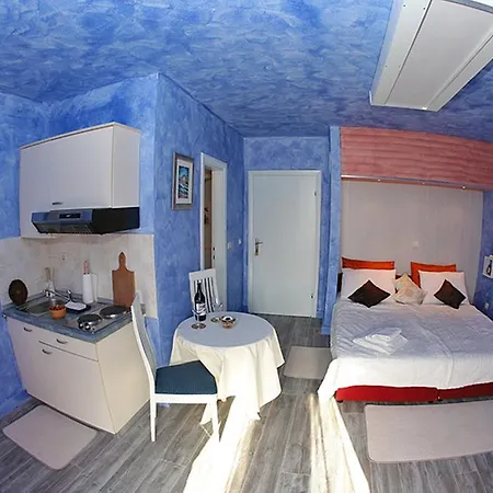 Apartment Lisica *